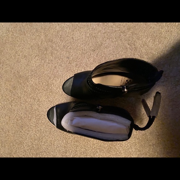 Vince Camuto leather boots - Picture 3 of 7